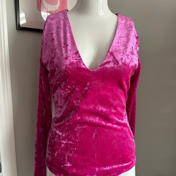 Good American Pink Velvet V-Neck Bodysuit - Picture 8 of 8